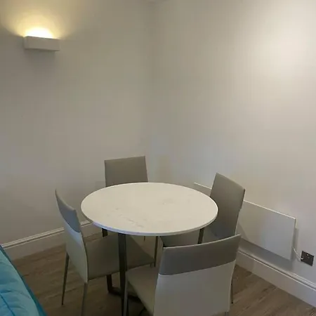 Gardenside Free Private Parking Apartmán *