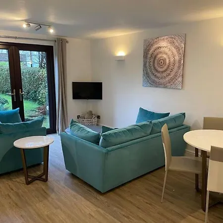 Gardenside Free Private Parking Windermere